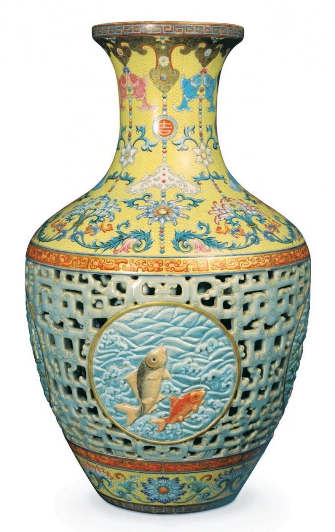 Vase-dynastie-Pinner-Qing-krossin-bijouterie-top-des-antiquites-les-plus-chers